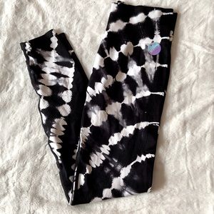 NWT! PINK Seamless High-Waisted Workout Tights